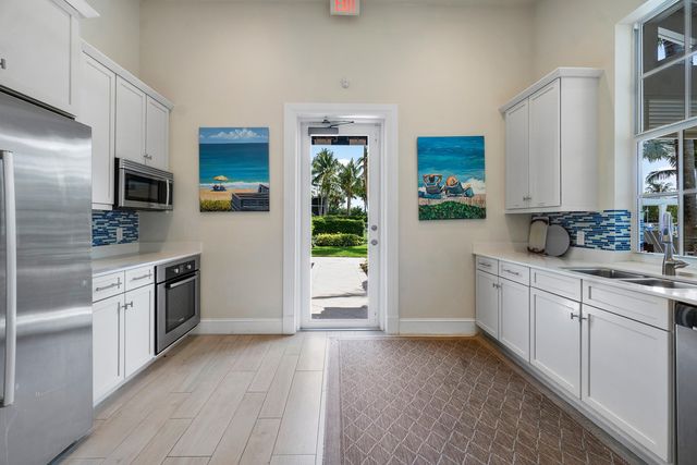 235 Bay Colony Drive N, Juno Beach, FL 33408