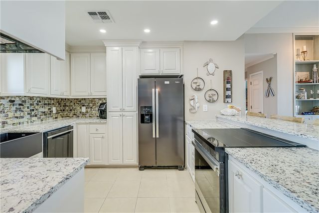 200 West Cotter Ave D-4, Port Aransas, TX 78373