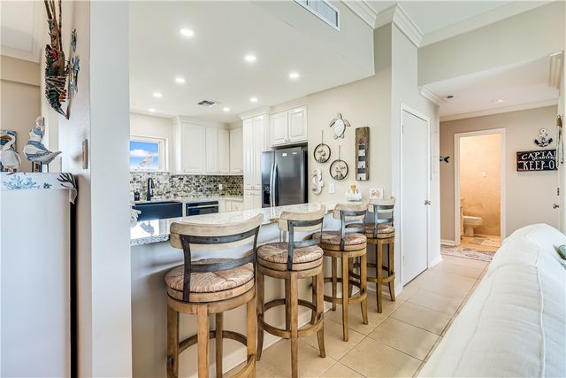 200 West Cotter Ave D-4, Port Aransas, TX 78373