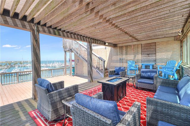 200 West Cotter Ave D-4, Port Aransas, TX 78373