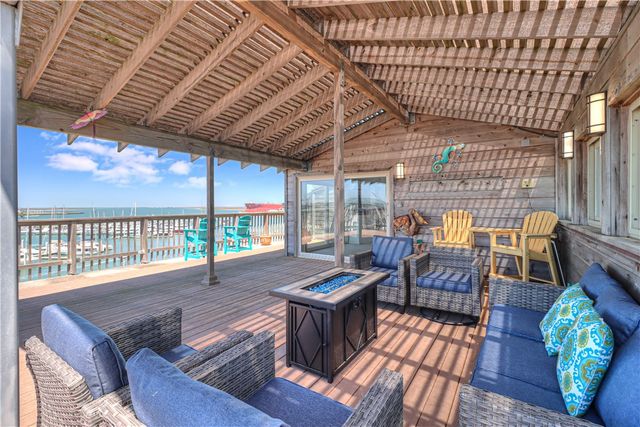 200 West Cotter Ave D-4, Port Aransas, TX 78373