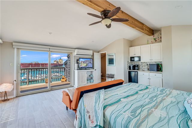200 West Cotter Ave D-4, Port Aransas, TX 78373