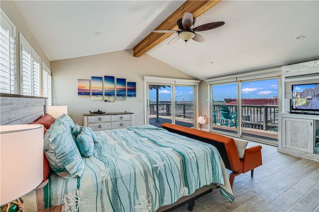 200 West Cotter Ave D-4, Port Aransas, TX 78373