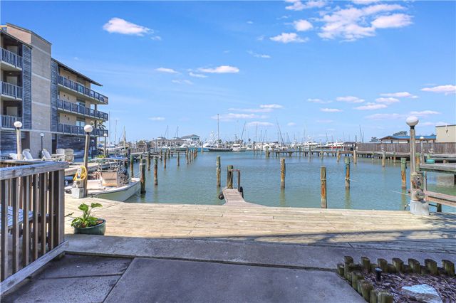 200 West Cotter Ave D-4, Port Aransas, TX 78373