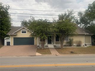 206 N Fm 1660, Hutto, TX 78634