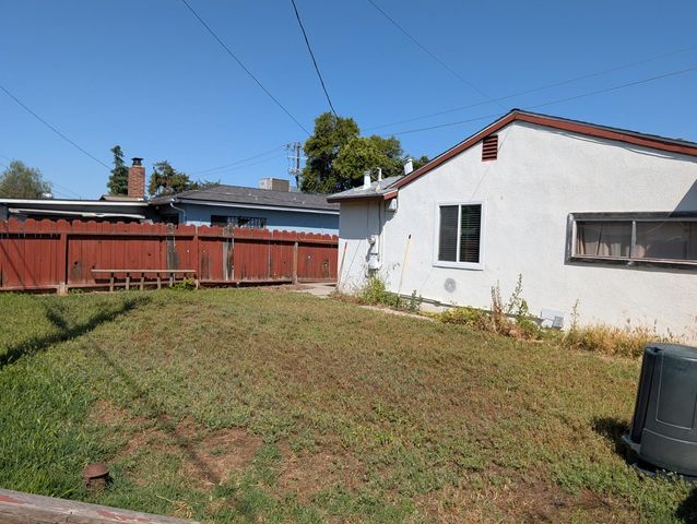 4591 N Angus Street, Fresno, CA 93726