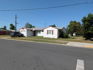 4591 N Angus Street, Fresno, CA 93726