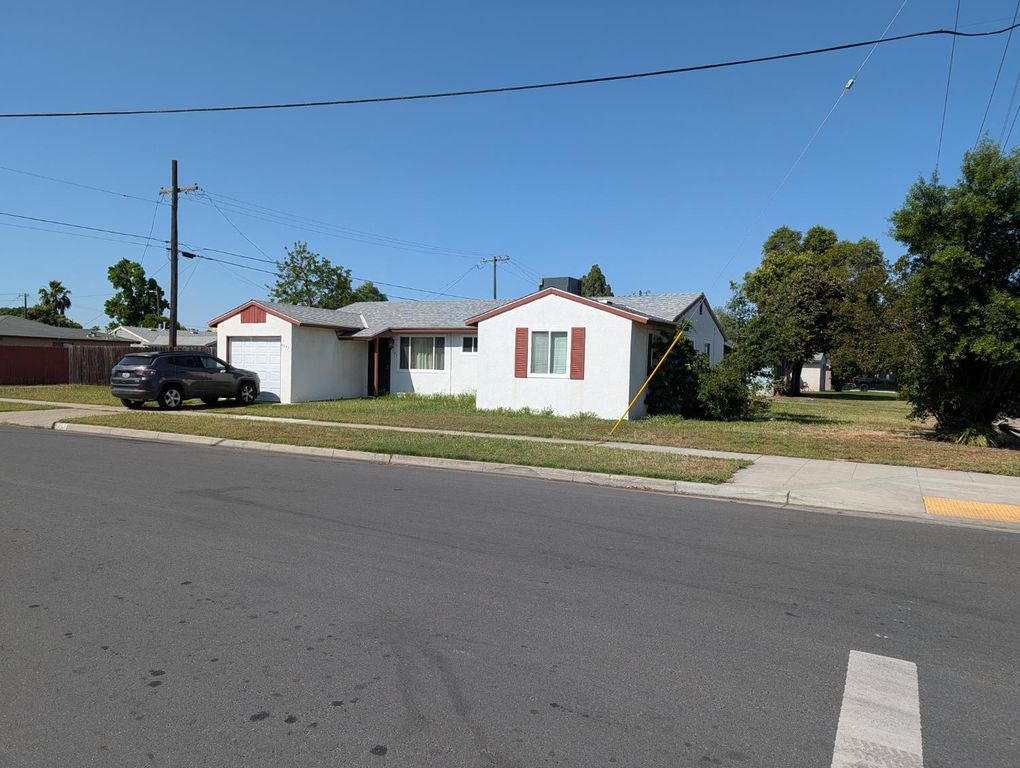 4591 N Angus Street, Fresno, CA 93726