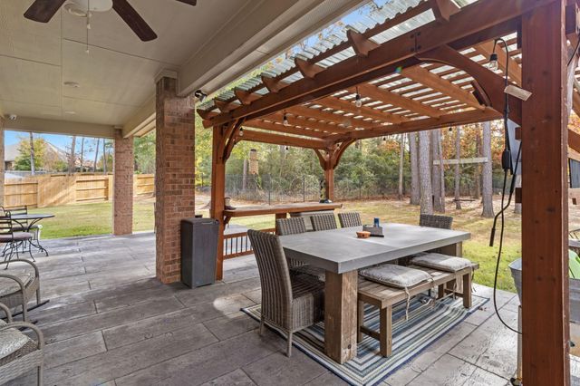 2187 Graystone Hills Drive, Conroe, TX 77304