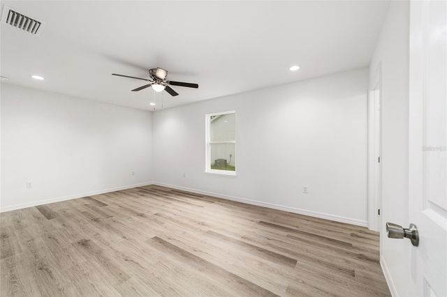 34 MAPLE LANE, Ocklawaha, FL 32179