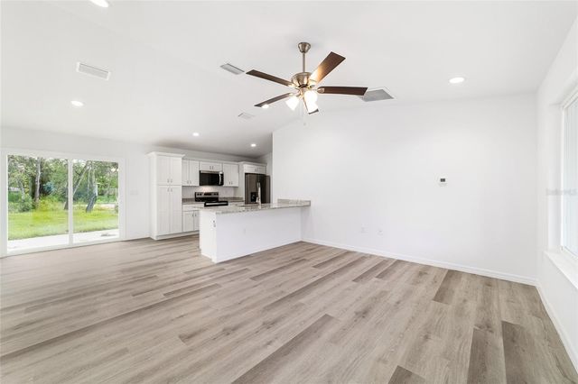 34 MAPLE LANE, Ocklawaha, FL 32179