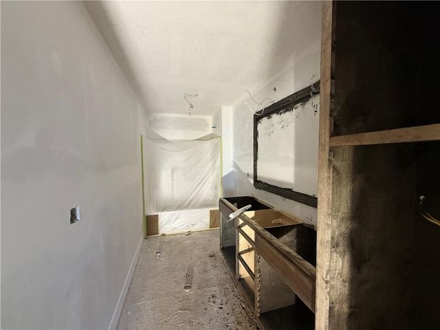 27618 E 128th Court, Lee's Summit, MO 64086