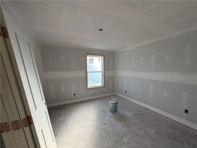 27618 E 128th Court, Lee's Summit, MO 64086