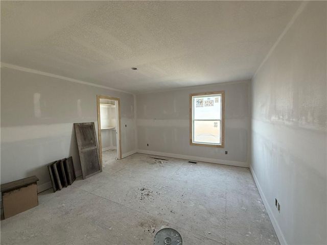 27618 E 128th Court, Lee's Summit, MO 64086