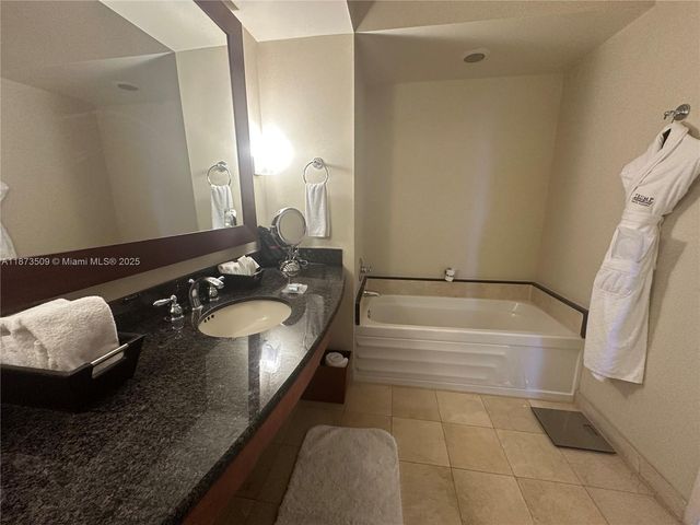 18001 Collins Ave 907, Sunny Isles Beach, FL 33160