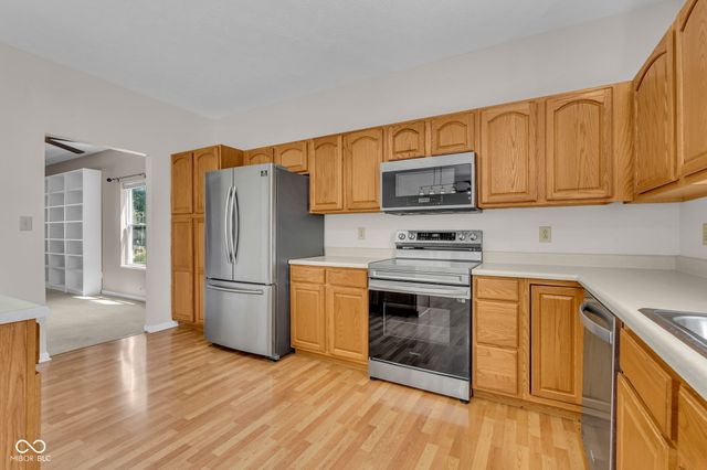 6127 Maple Branch Place, Indianapolis, IN 46221