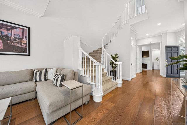 9753 Keeneland Row, La Jolla, CA 92037