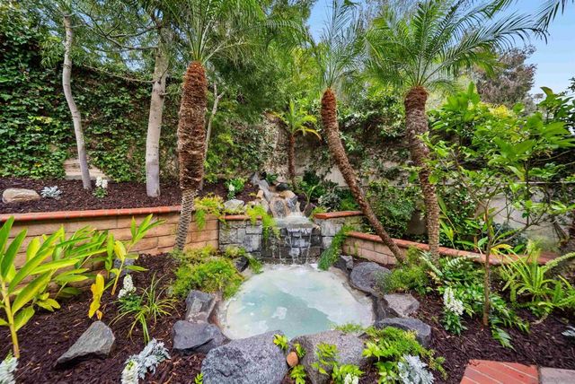 9753 Keeneland Row, La Jolla, CA 92037