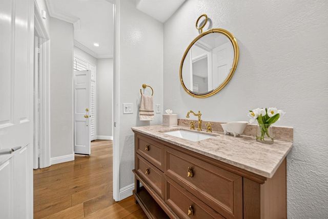 9753 Keeneland Row, La Jolla, CA 92037
