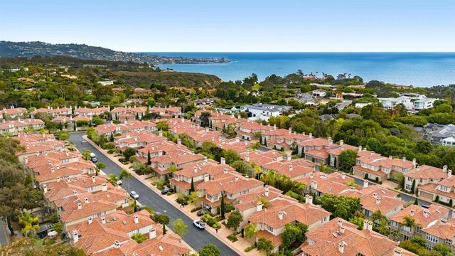9753 Keeneland Row, La Jolla, CA 92037