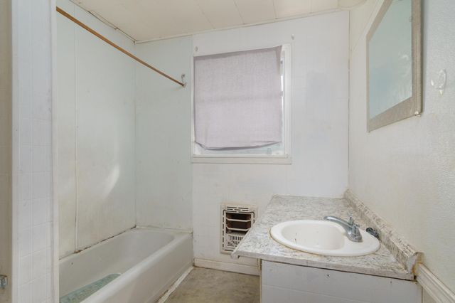 907 W Hinton Ave., Lumberton, MS 39455