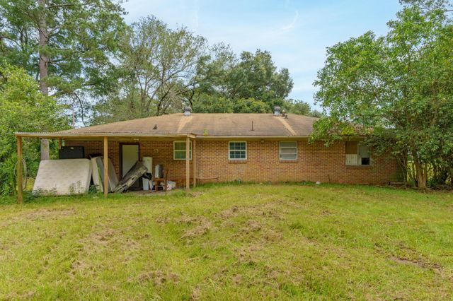 907 W Hinton Ave., Lumberton, MS 39455