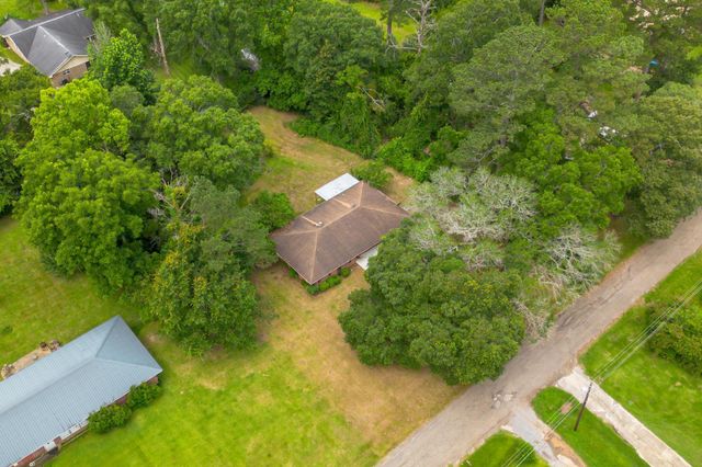907 W Hinton Ave., Lumberton, MS 39455