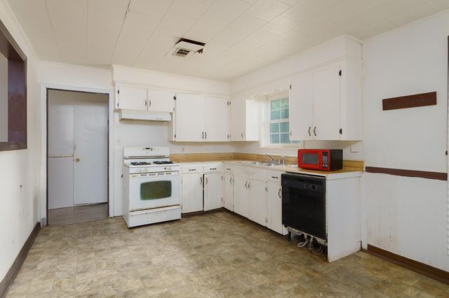 907 W Hinton Ave., Lumberton, MS 39455