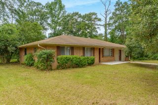 907 W Hinton Ave., Lumberton, MS 39455