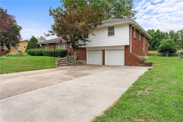 17205 E 28th Terrace S, Independence, MO 64057