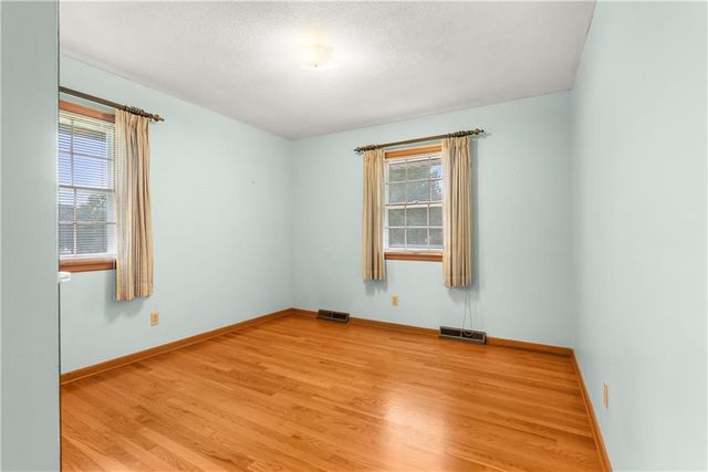 17205 E 28th Terrace S, Independence, MO 64057