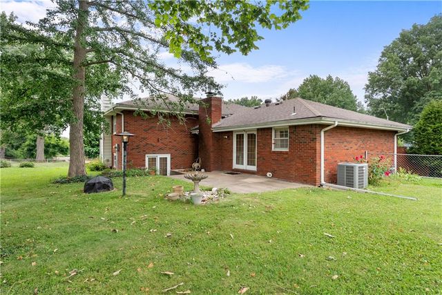 17205 E 28th Terrace S, Independence, MO 64057