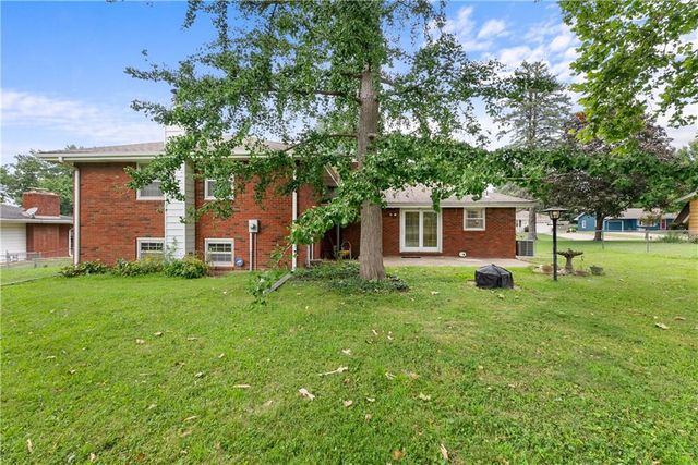 17205 E 28th Terrace S, Independence, MO 64057