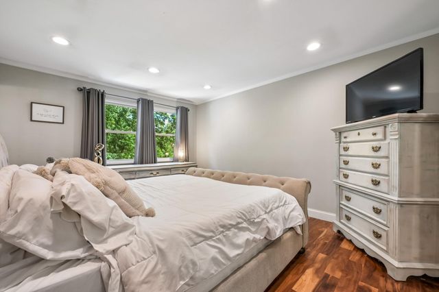 223 BURNAM WOOD DR, Mount Laurel, NJ 08054