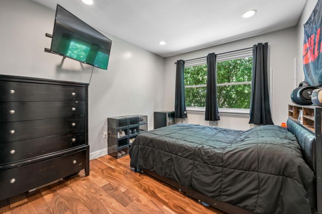 223 BURNAM WOOD DR, Mount Laurel, NJ 08054