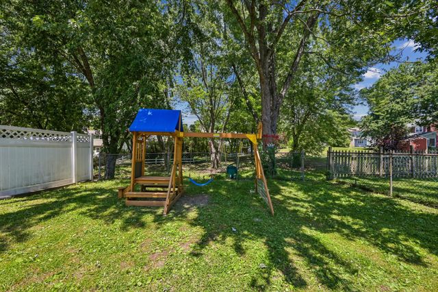 223 BURNAM WOOD DR, Mount Laurel, NJ 08054