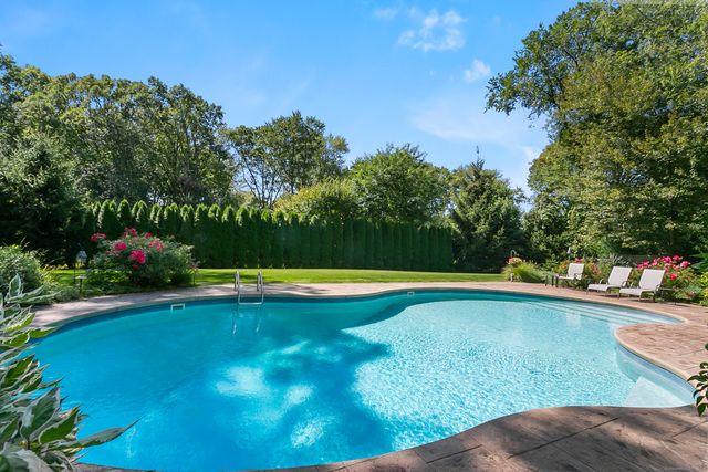 67 Limerick Road, Trumbull, CT 06611