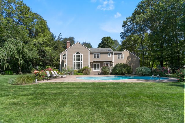 67 Limerick Road, Trumbull, CT 06611