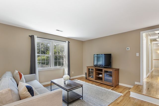 67 Limerick Road, Trumbull, CT 06611