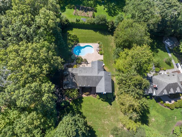 67 Limerick Road, Trumbull, CT 06611