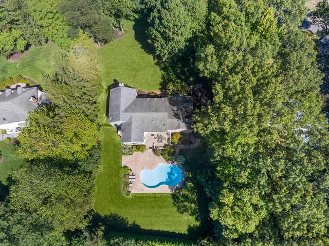 67 Limerick Road, Trumbull, CT 06611