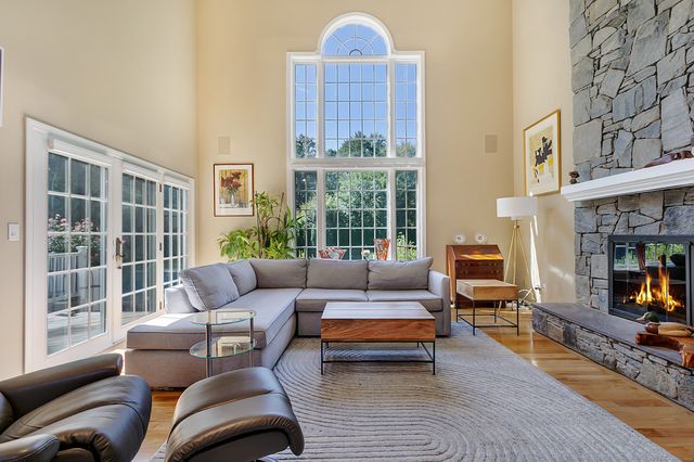 67 Limerick Road, Trumbull, CT 06611