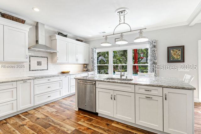 3 Claire Dr, Hilton Head Island, SC 29928