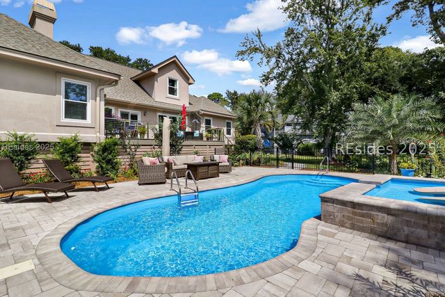 3 Claire Dr, Hilton Head Island, SC 29928