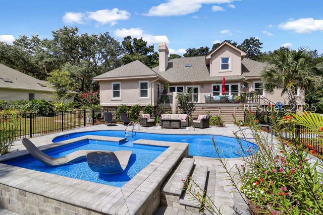 3 Claire Dr, Hilton Head Island, SC 29928