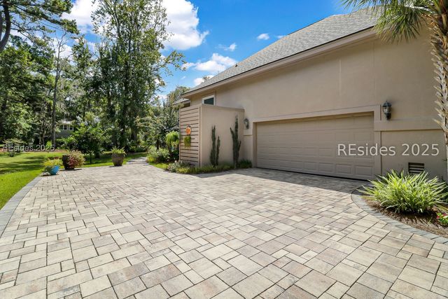 3 Claire Dr, Hilton Head Island, SC 29928