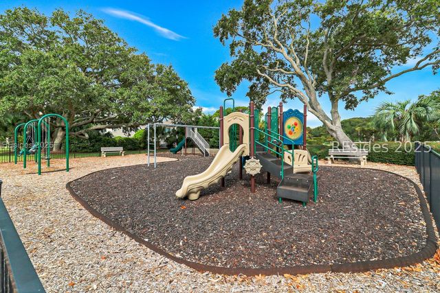 3 Claire Dr, Hilton Head Island, SC 29928