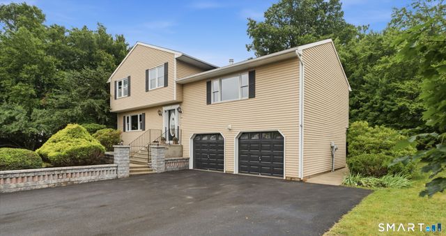 85 Geraldine Drive, Naugatuck, CT 06770