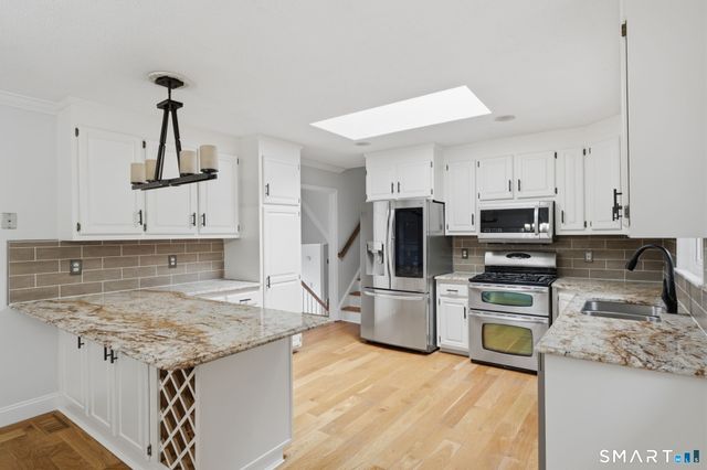 85 Geraldine Drive, Naugatuck, CT 06770