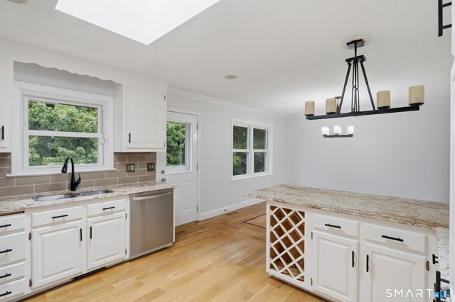 85 Geraldine Drive, Naugatuck, CT 06770